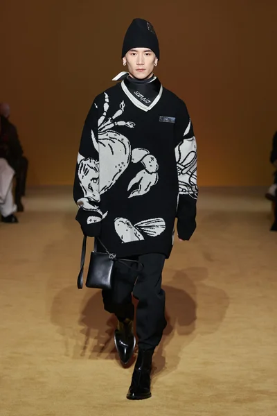 Look 19